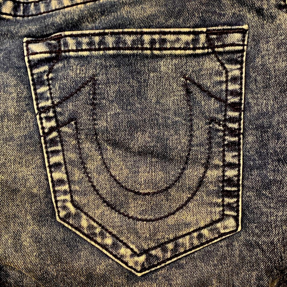 True Religion “Ricky” denim capris, size 32